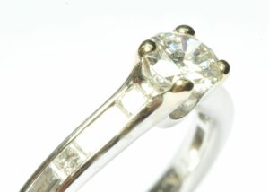 White gold diamond engagement ring - Image 8