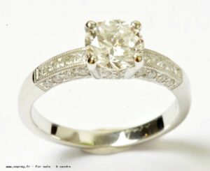 Solitaire engagement ring - Image 3