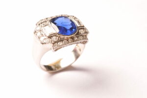 Art Deco sapphire diamond ring - Image 6