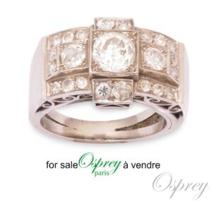 bague tank or blanc, chaton ciselé, diamant central et entoure de diamant